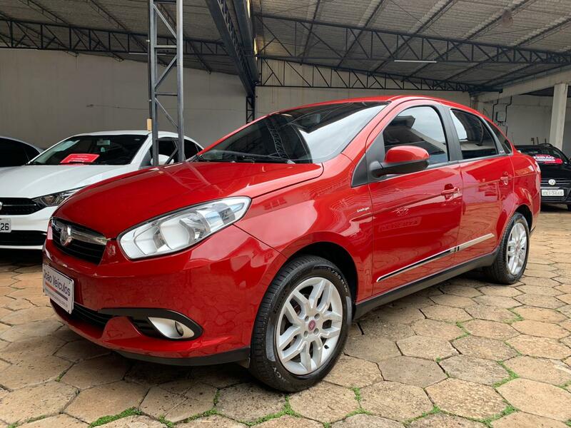 GRAND SIENA 1.6 ESSENCE 4P VERMELHO